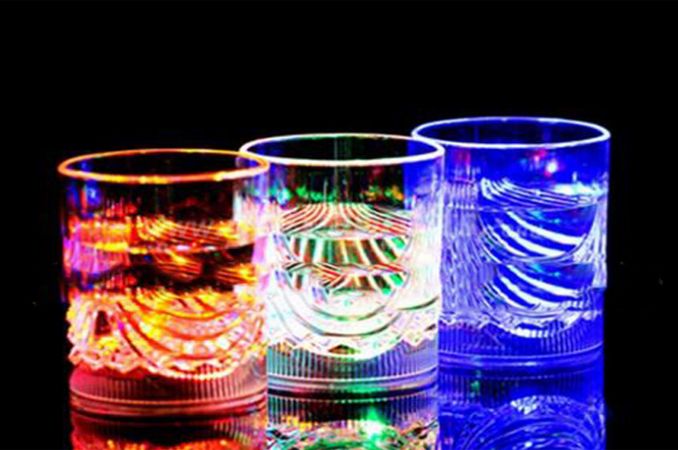 100-200ML 2016 popular led flash Plastic LED Whiskey Glass Cups