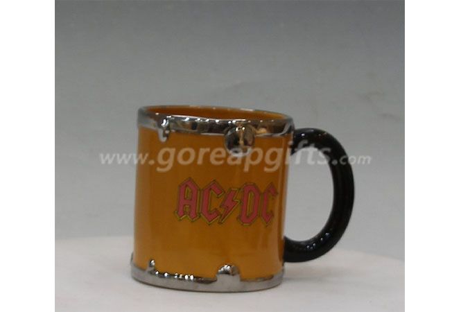 Creative ceramic coffee mug with silver plated rim 