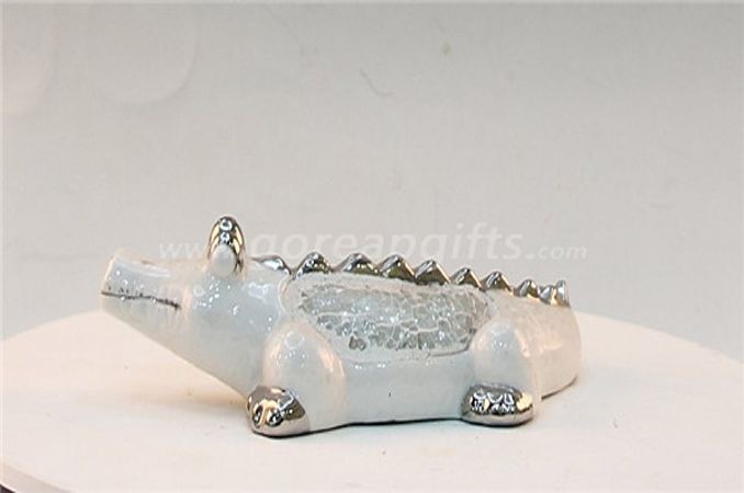 Crocodile ceramic ware home decoration 