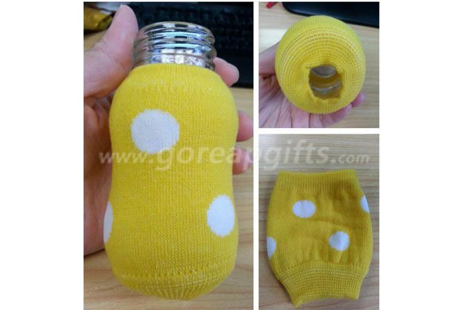 Customized glass water bottle with knitted sleeves